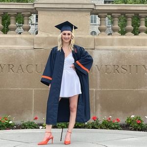 Meet your Posher, Alexis